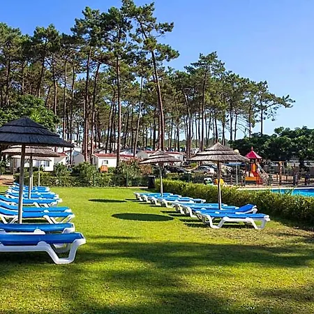 Parque De Campismo Orbitur Valado 3* נאזרה