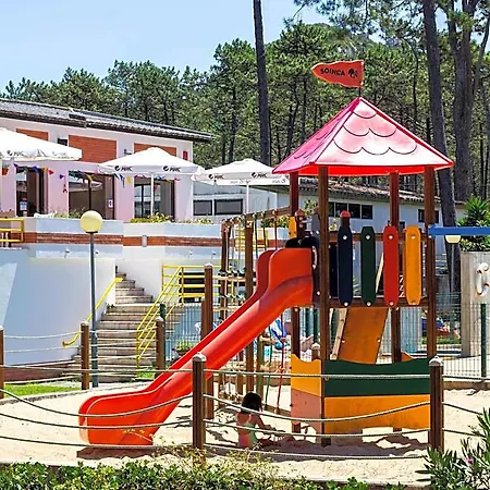 מלון Parque De Campismo Orbitur Valado 3*